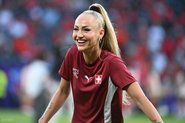 配资网炒股股票 女足欧洲杯! 2-0, 西班牙女足完胜, 晋级4强, 皮纳飙无敌世界波